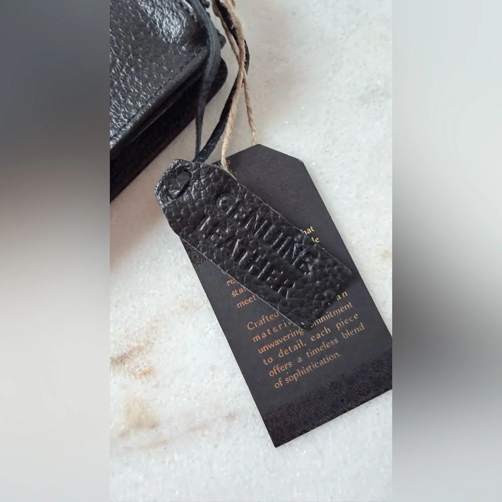 Black Leather Wallet. Unisex wallet